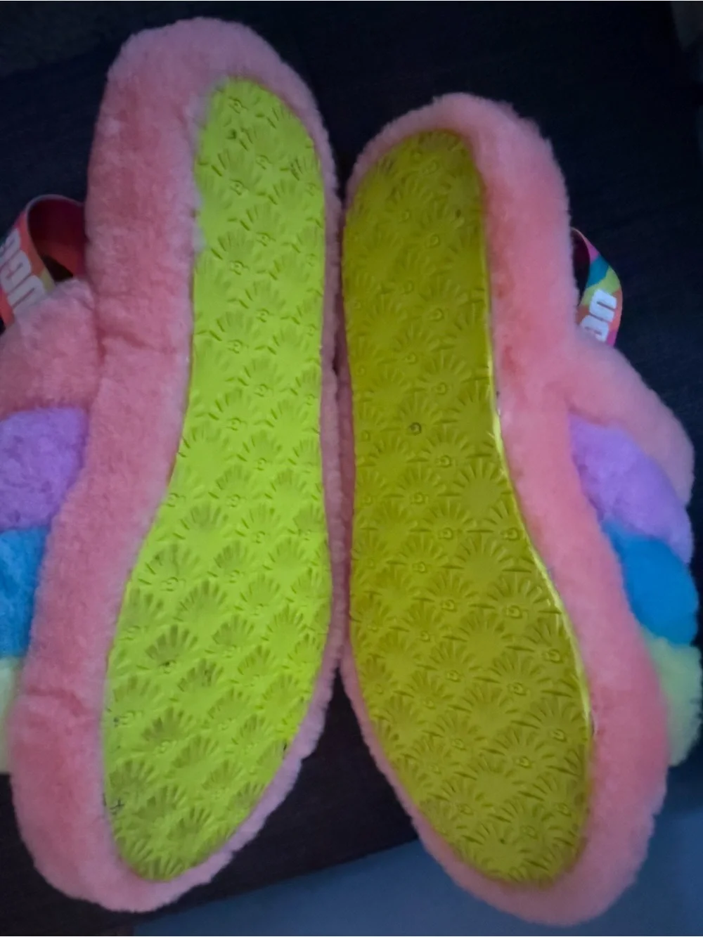 UGG Fluff Yeah Slide Kids Peach Bliss Multi-Color size 4 Big Kids